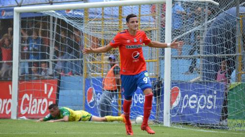 El canterano Martínez salva a Municipal contra Chiantla 