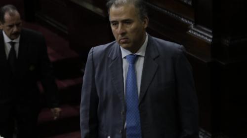 En 2016 no pudo asumir como diputado y ahora lo intenta de nuevo