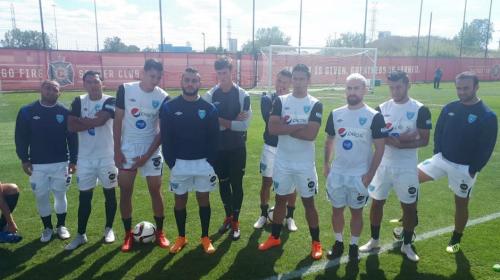 Frank de León entrena con normalidad y Claverí tiene equipo completo 