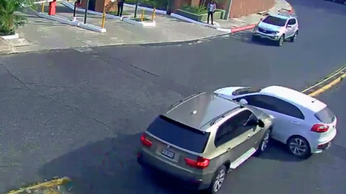 Conductor imprudente provoca un accidente en la zona 15