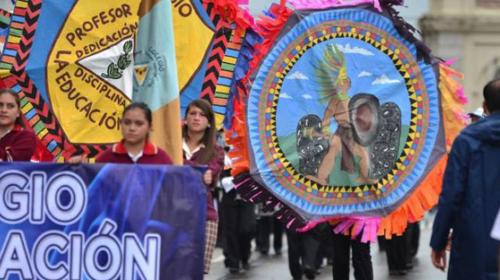 Comienzan los desfiles en la ciudad y complican el tr&aacute;nsito