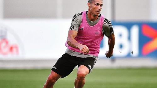 La divertida broma que CR7 le hizo a un reportero en Italia