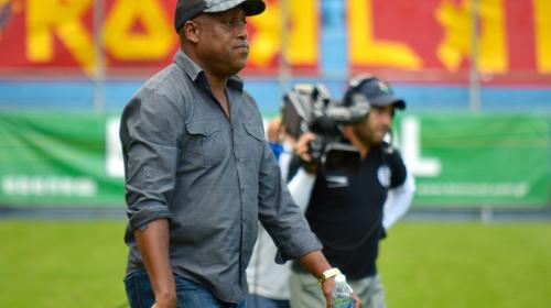 Medford y el presidente de Municipal negociarán la desvinculación