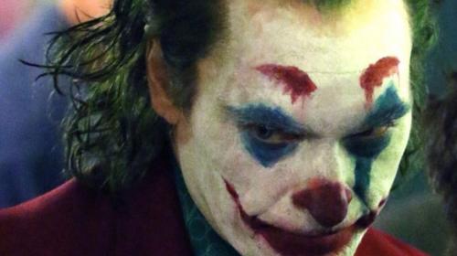 Joaquin Phoenix se pasea como el "Joker" en el metro de New York