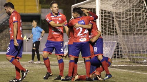 &iexcl;Triunfo Chivo! Kamiani anota y Xelaj&uacute; MC derrota a los Cremas