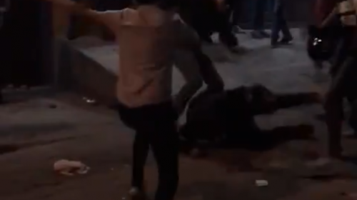 Video: fiesta en San Crist&oacute;bal se vuelve batalla entre j&oacute;venes