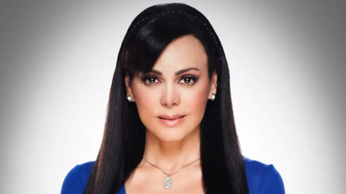 Maribel Guardia celebra 3 millones de seguidores con un bikinazo