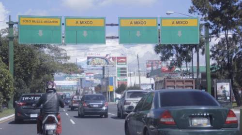 Reparaciones de asfalto en la calzada Roosevelt tardar&aacute;n 3 meses