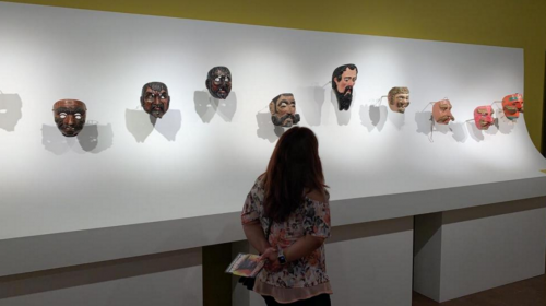 Exhiben máscaras de Guatemala en la Universidad de California 