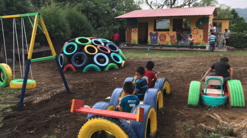 La historia detr&aacute;s de la construcci&oacute;n de una escuela de p&aacute;rvulos