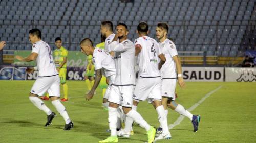 Comunicaciones resurge y se cuela en la lucha por el liderato