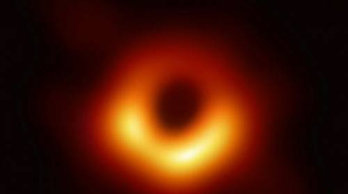 &iquest;Por qu&eacute; es tan importante la fotograf&iacute;a de un agujero negro?