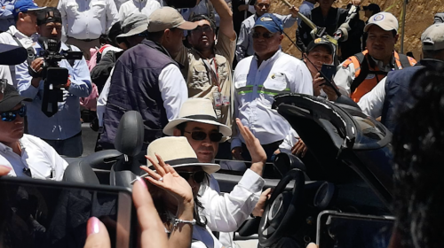 &iexcl;Jimmy lo vuelve a hacer! Otra vez maneja auto de su hijo "Seim"