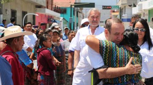 Políticos intensifican su campaña a dos meses de las elecciones