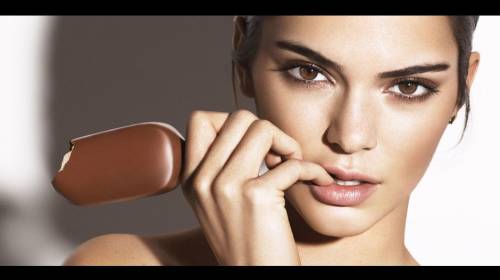 Kendall Jenner se muestra con un bodysuit y todos comentan