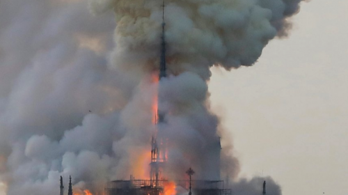 Trump y el presidente de Francia se pronuncian por incendio