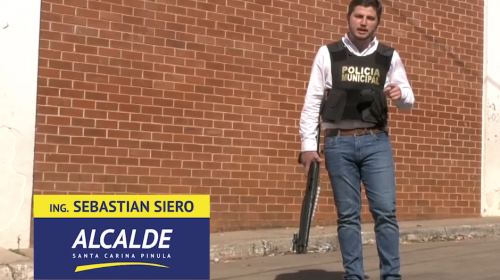 El candidato que hace campa&ntilde;a con armas y entrenamiento "militar"