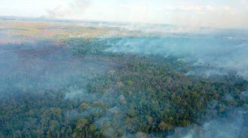 Pobladores provocan incendios en Pet&eacute;n e impiden paso de bomberos