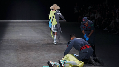 Modelo muere en la pasarela durante la semana de moda en Brasil