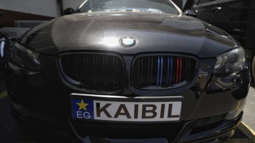 El curioso detalle en el vehículo del diputado Estuardo Galdámez