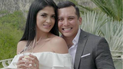 Kimberly Flores se luce en el nuevo videoclip de La Trakalosa