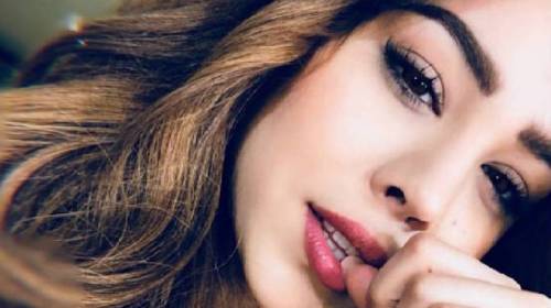 Danna Paola presume cuerpazo con poca ropa