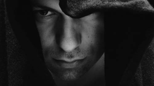 As&iacute; luce el hombre con el rostro m&aacute;s bello del mundo 