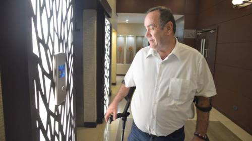 Giammattei despide la campa&ntilde;a pol&iacute;tica en una iglesia