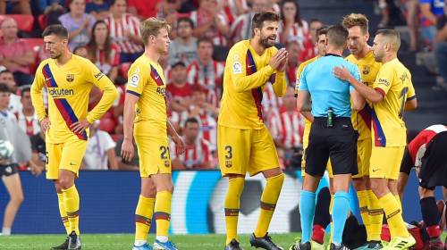 El Barça sin Messi debuta con derrota y hundido en muchas dudas 