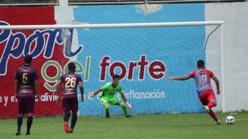Iztapa le arrebata el invicto a Municipal en intenso partido