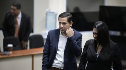 ¡Absuelto! Juez dice que hijo de Jimmy Morales no cometió fraude