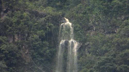 La explicaci&oacute;n de la catarata en las faldas del Volc&aacute;n de Agua