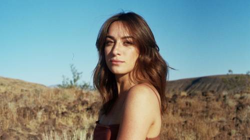 La guatemalteca Nina Monroy inicia su música en Los Ángeles