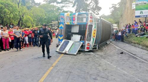 Piloto pierde el control de un bus y mata a su propio ayudante 