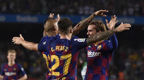 El Barça despierta, golea y gusta ante el Betis