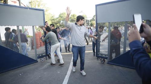 ¿Cuándo se reanudan las clases en la Universidad de San Carlos?
