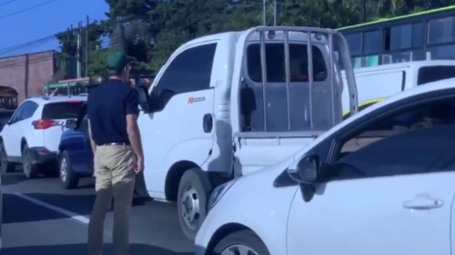 Graban pelea en el tránsito de la Villalobos