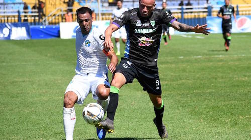 Comunicaciones y Antigua se castigan con el empate en el Nacional