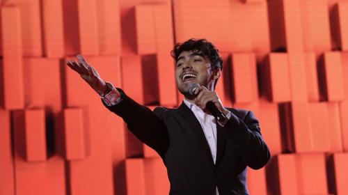 Dennis Arana arranca los aplausos del p&uacute;blico y los cr&iacute;ticos