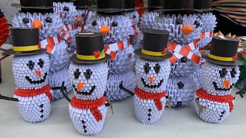 La historia detr&aacute;s de las artesan&iacute;as navide&ntilde;as en la zona 1