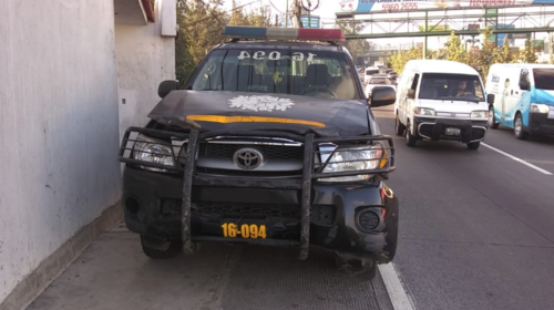 Patrulla de PNC involucrada en accidente vial en Mixco