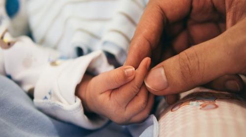 EE.UU. detiene a guatemalteca por vender a bebé a otros migrantes