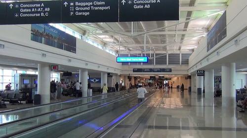 Rapero convulsiona en aeropuerto de Estados Unidos y muere