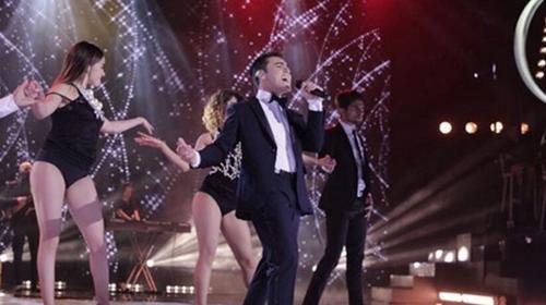 Dennis fue el "alumno de la semana" y así lo felicitaron 