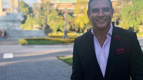 Héctor Sandarti presume su viaje por Guatemala 
