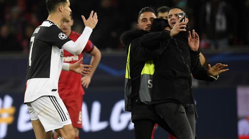 As&iacute; fue el tremendo incidente entre Cristiano y un aficionado