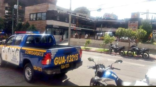 Fuerte movimiento de PNC en alrededores de un banco en zona 10