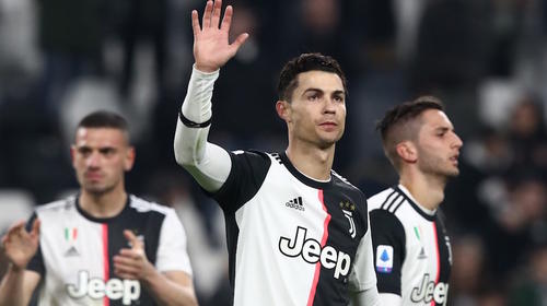 &iexcl;M&aacute;quina de goles! Cristiano marca doblete y la Juve es l&iacute;der
