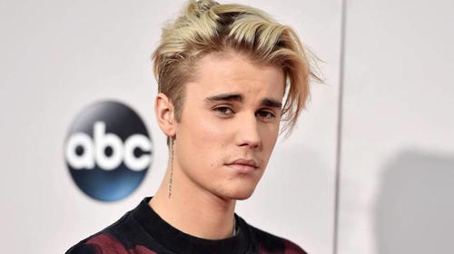 Justin Bieber reaparece y luce una figura preocupante