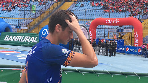 ¡Expulsado! Nico Hagen recibe tarjeta roja por imprudente entrada